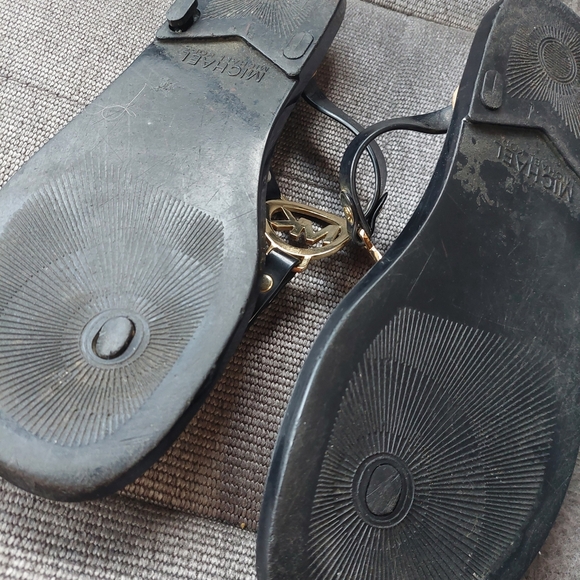 Michael Kors Black and Gold Sandals Women Sz 9. ( Bag E) - Picture 4 of 5